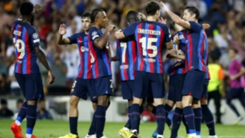 برشلونة يتأخر أمام ألافيس بهدف في الشوط الأول بالدوري الإسباني