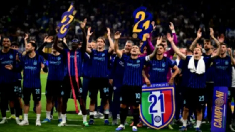إنتر ميلان يتوج بكأس إيطاليا بعد فوزه على لاتسيو بثنائية