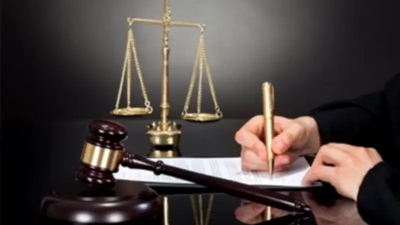 محاكمة عاطل بتهمة تزوير المحررات الرسمية والأختام في دار السلام