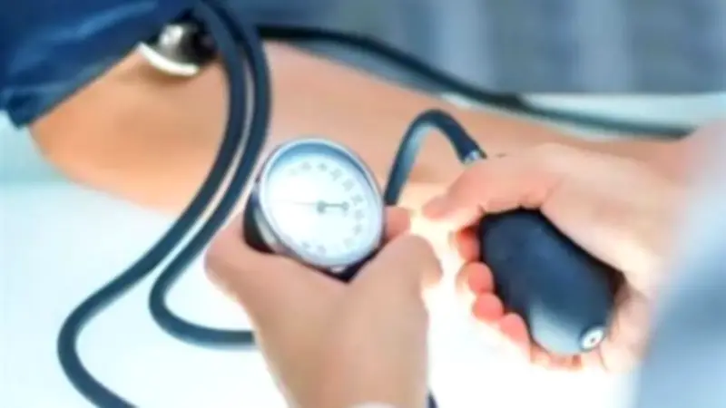 كيف تتعامل مع هبوط ضغط الدم؟ خطوات مهمة للعلاج