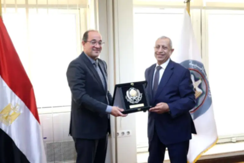 وزير المالية يعلن شراكة مع الأكاديمية العربية للعلوم لبناء كوادر بشرية