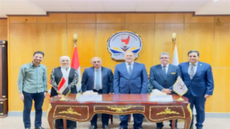 رئيس جامعة سوهاج الأهلية يوقع بروتوكول تعاون مع مؤسسة إنرووت لدعم ريادة الأعمال