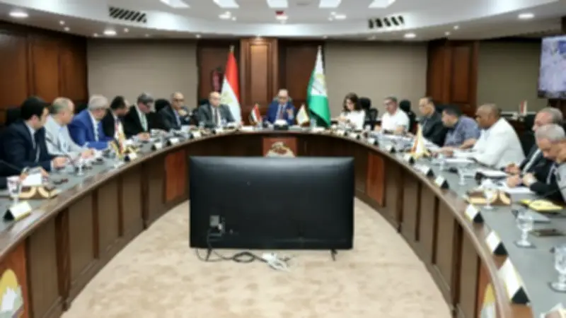 محافظ الجيزة يؤكد دعم الاستثمار الجاد وتيسير الإجراءات بالمناطق الصناعية