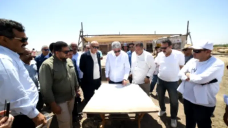 وزير السياحة يتفقد ترميم الصرح الأول بمعبد الرامسيوم في الأقصر