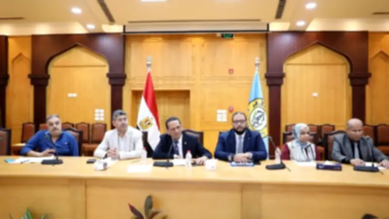 مجلس جامعة الأزهر يهنئ الأمة الإسلامية بعيد الأضحى ويكرم المتميزين