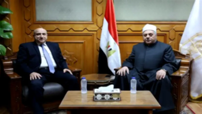 وكيل الأزهر يبحث تعزيز التعاون الأكاديمي والثقافي مع الجامعة العالمية بلبنان