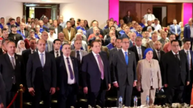 محمد كامل: عمال مصر يقودون عجلة الإنتاج والتنمية في الجمهورية الجديدة