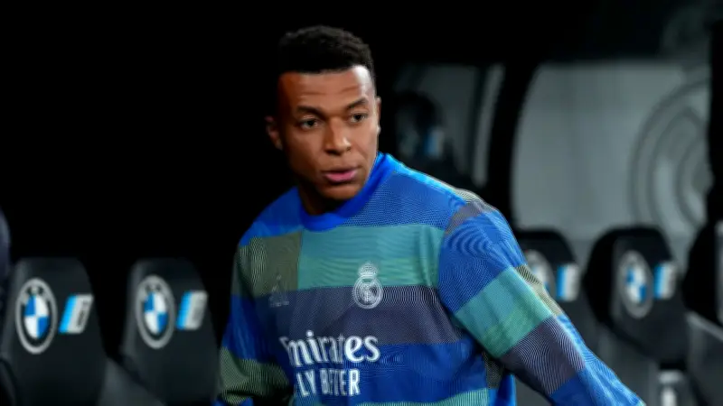 جماهير ريال مدريد تطلق صافرات استهجان ضد مبابي وفينيسيوس