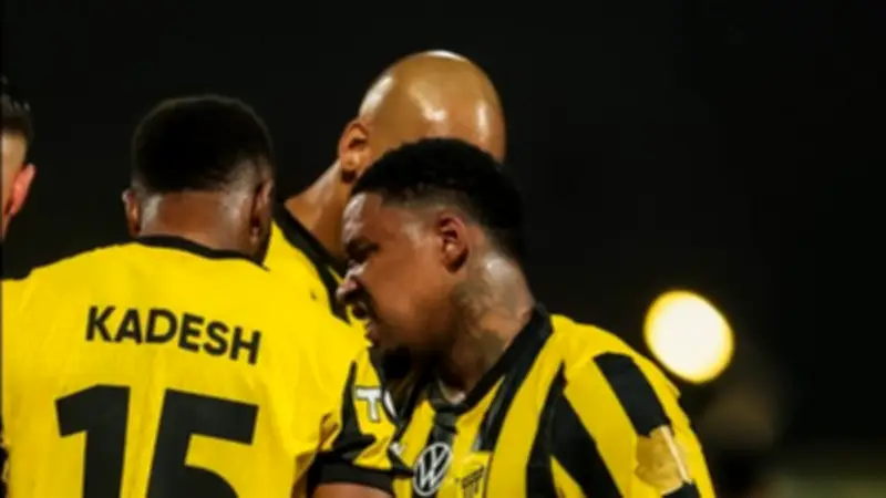 اتحاد جدة يهزم الاتفاق بثلاثية في الدوري السعودي