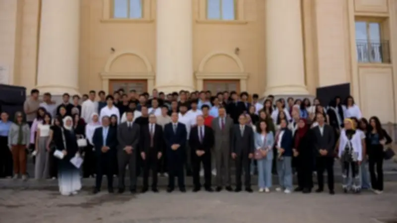 جامعة القاهرة الأهلية تستضيف رئيس الرقابة المالية لتعزيز تأهيل الطلاب لسوق العمل