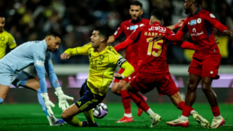 أزمة مكافآت في ضمك قبل مواجهة النصر الحاسمة بدوري روشن
