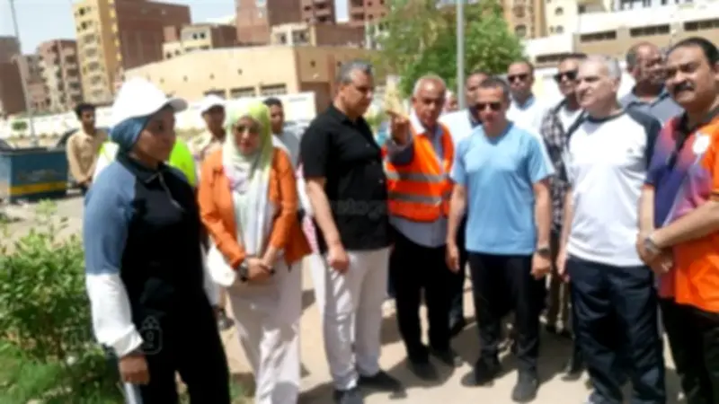 تدشين حملة تشجير بطريق السادات ضمن مبادرة أسوان بشبابها أجمل