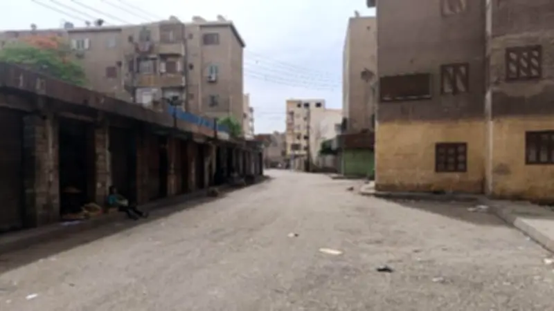 محافظ قنا يؤكد استمرار حملات رفع إشغالات الباعة الجائلين بنجع حمادي