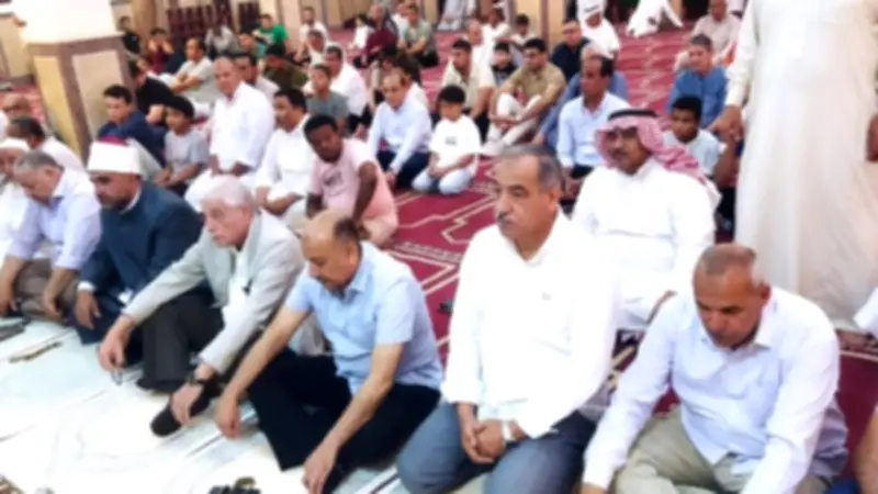 مستشار رئيس الجمهورية يؤدي صلاة الجمعة بمسجد السلام القديم في طور سيناء