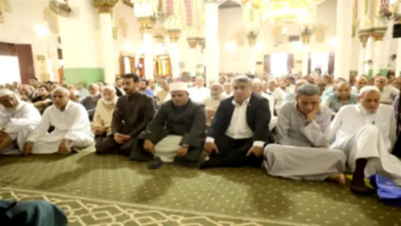 ترجمة خطبة الجمعة بلغة الإشارة بمسجد عمر بن عبدالعزيز في بني سويف