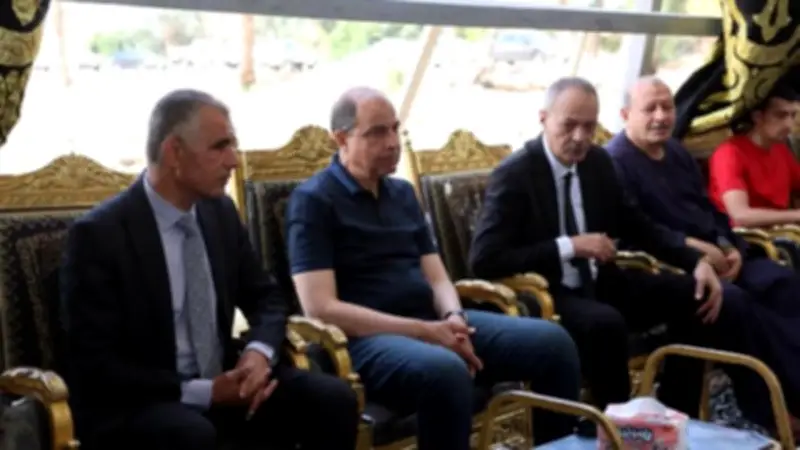 محافظ المنيا يعزي في وفاة المستشار محمد توفيق عميد عائلة الخطباء ببني مزار