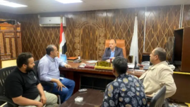 نائب محافظ الوادي الجديد يتفقد الخدمات بمركزي الداخلة والفرافرة
