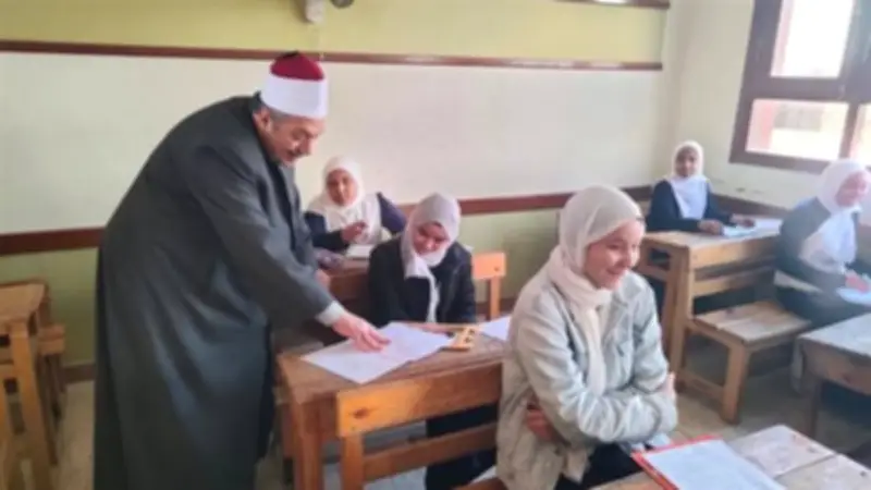 طلاب الأزهر يؤدون امتحانات العربي والمطالعة والنصوص السبت