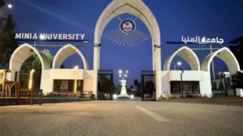مستشفى المنيا الجامعي ينقذ وجه طفل من هجوم كلب ضال