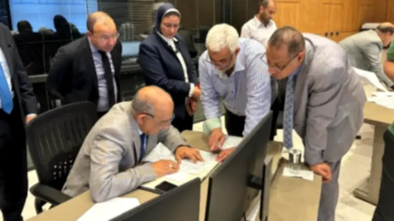 وزير الكهرباء يتفقد المركز القومي للتحكم في الطاقة لمتابعة الأحمال