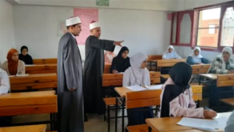 رئيس منطقة الإسماعيلية الأزهرية يوجه بالالتزام بتعليمات الامتحانات