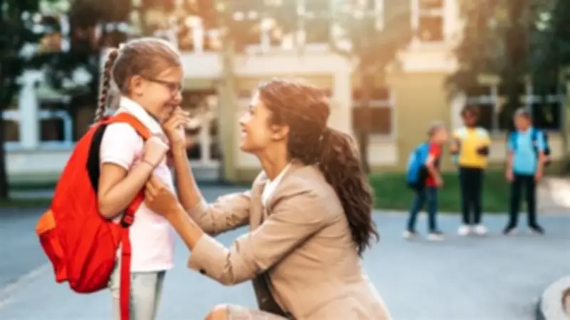 كيف تهدئين توتر ابنك قبل خروجه للامتحان؟ نصائح ذهبية