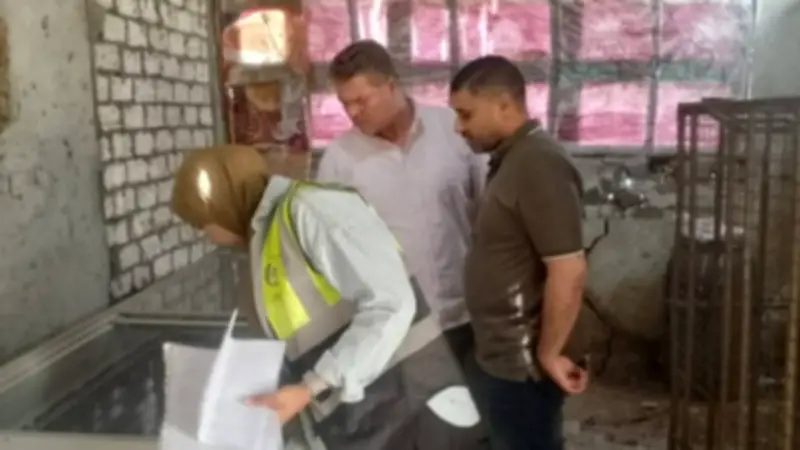 ضبط مصنع مياه غازية غير مرخص وربع طن دواجن فاسدة في القليوبية