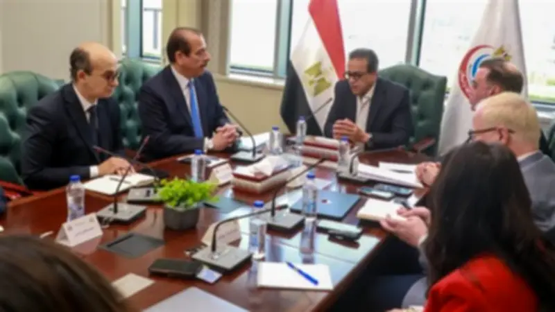 وزير الصحة يبحث إطلاق حملة وطنية للتوعية بالأمراض غير المعدية