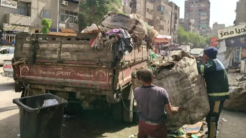 محافظ الجيزة يعفي نائب رئيس حي العمرانية بعد رصد قصور في النظافة