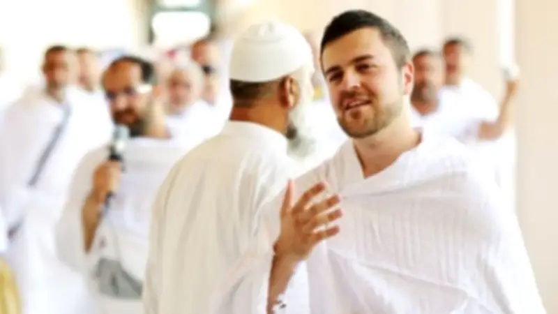 الإفتاء تجيز استخدام كريمات منع تساقط الشعر أثناء الإحرام بالحج