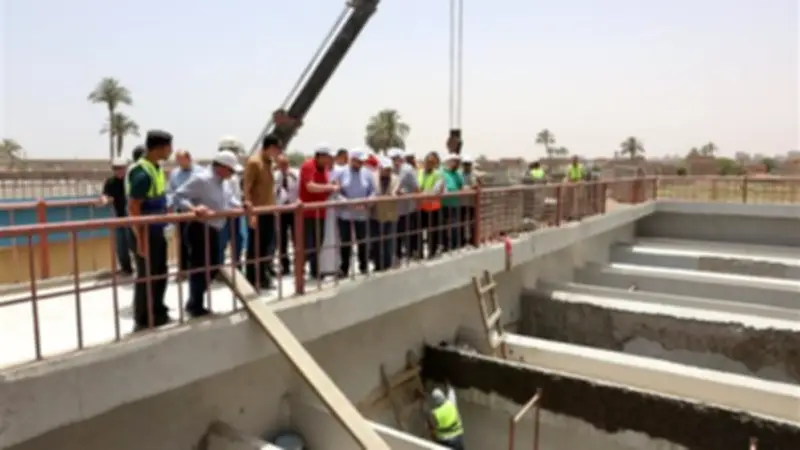 تفقد نائب وزير الإسكان مشروعات مياه الشرب والصرف الصحي بأسيوط ضمن حياة كريمة