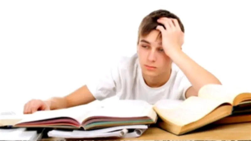كيف تتعاملين مع نسيان الأبناء وتشتتهم أثناء المراجعة؟