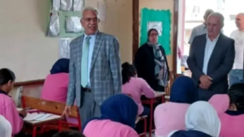 وكيل تعليم الإسماعيلية يتفقد امتحانات الفصل الدراسي الثاني بمدرسة فاطمة الزهراء