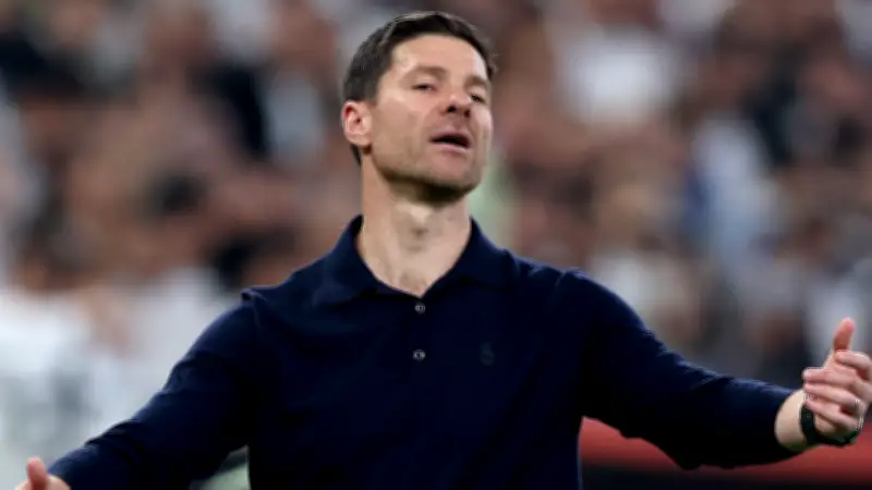 تشيلسي يعين تشابي ألونسو لإنقاذ الموسم بعد خسارة الكأس