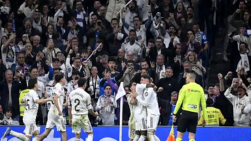 قائمة ريال مدريد لمواجهة إشبيلية.. عودة هويسن وغياب لونين