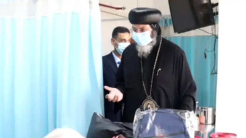 الأنبا مينا يزور مركز علاج أورام الأطفال ببرج العرب الجامعي