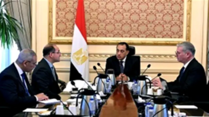 مدبولي يتابع استعدادات البترول لتلبية احتياجات الكهرباء في الصيف