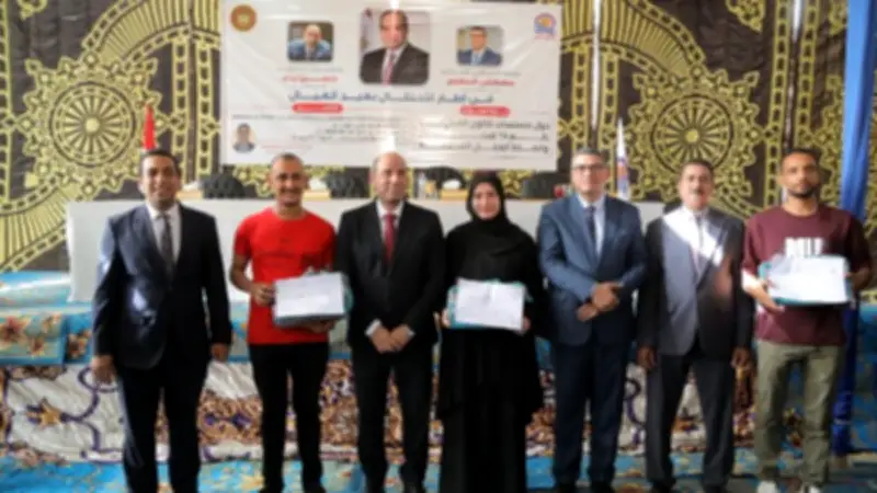 وزير العمل يسلم عقود عمل لذوي الهمم وأسر ضحايا حادث بقنا
