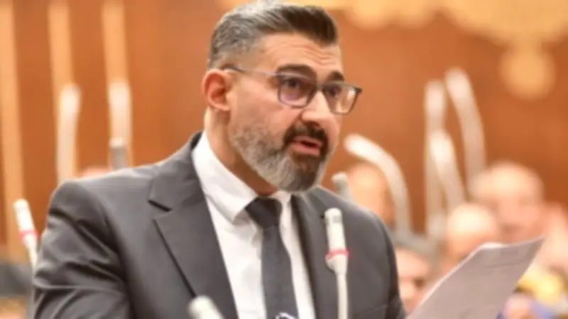 النائب ياسر جلال يقترح تفعيل حق الأداء العلني لدعم حقوق الفنانين