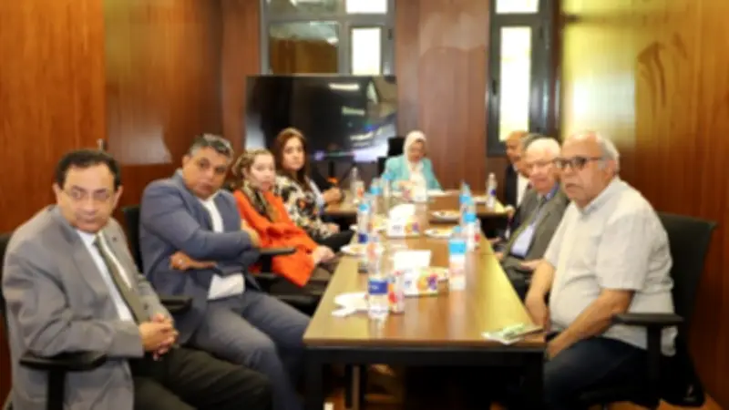 مجلس إدارة مركز النانو تكنولوجي بعين شمس يبحث خطط التطوير والتشغيل