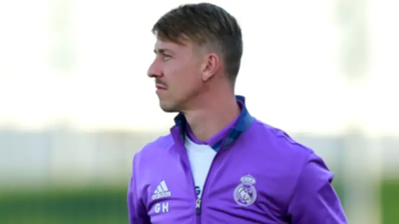 جوتي يطالب بتجديد عقد كارفاخال وسط تردد إدارة ريال مدريد