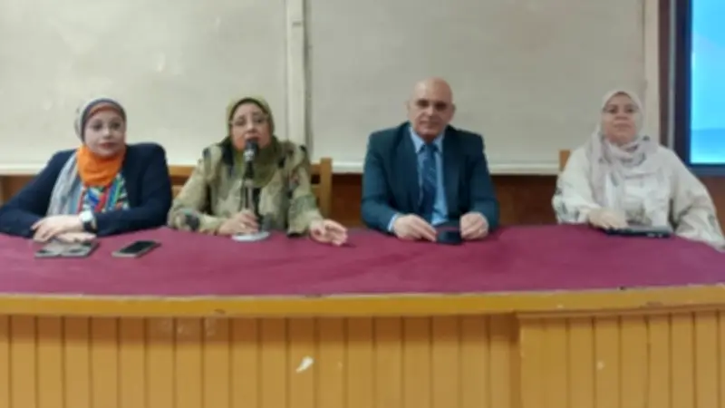 تأهيل الباحثين لاقتناص فرص البعثات والمنح الدولية في آداب بني سويف