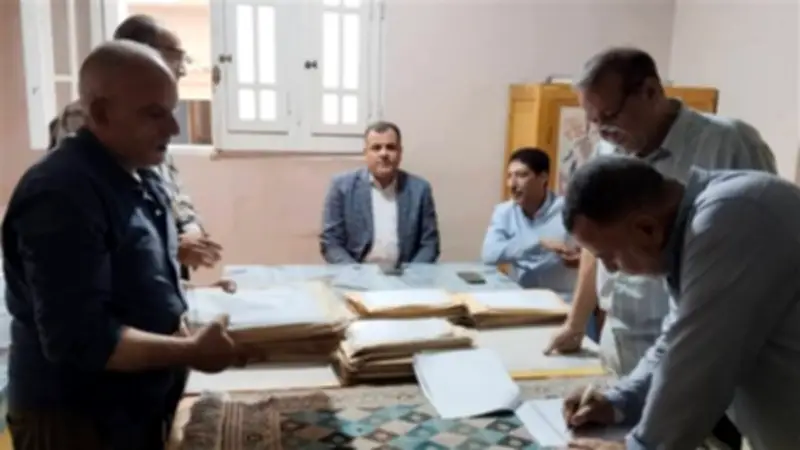 وكيل تعليم دمياط يتفقد لجان امتحانات النقل ويوجه بحظر الهواتف المحمولة