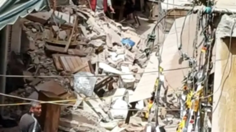نيابة شبرا مصر تصرف سكان عقار انهار جزئياً وتستمع لأقوالهم
