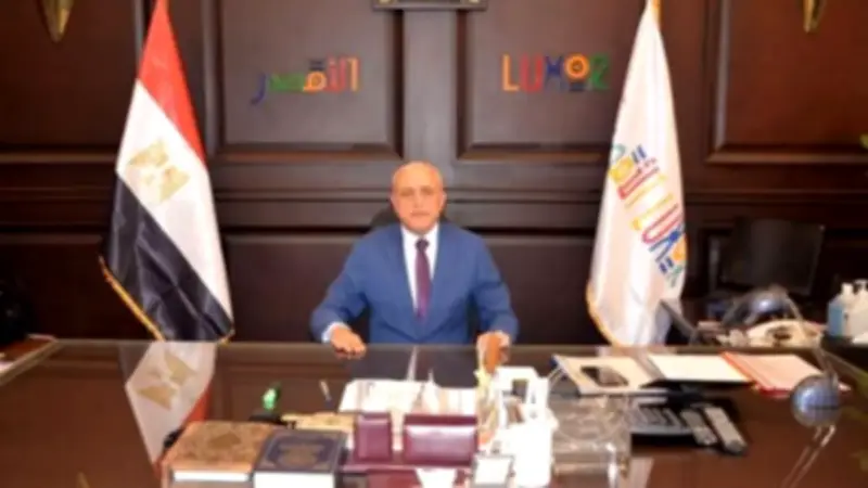 قرار عاجل من محافظ الأقصر بوقف عمل عمال النظافة ميدانياً خلال ساعات الذروة