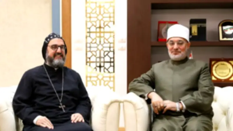 مفتي الجمهورية يستقبل كاهن الكنيسة السريانية لتهنئة عيد الأضحى