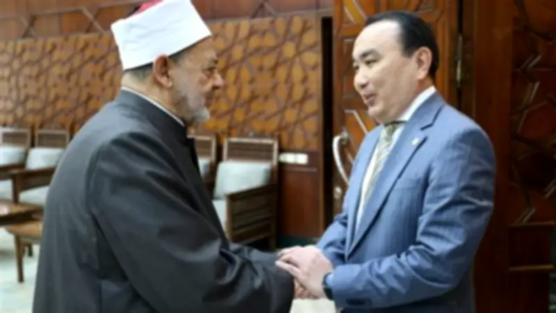 شيخ الأزهر يستقبل سفير كازاخستان ويؤكد تعزيز التعاون العلمي والدعوي