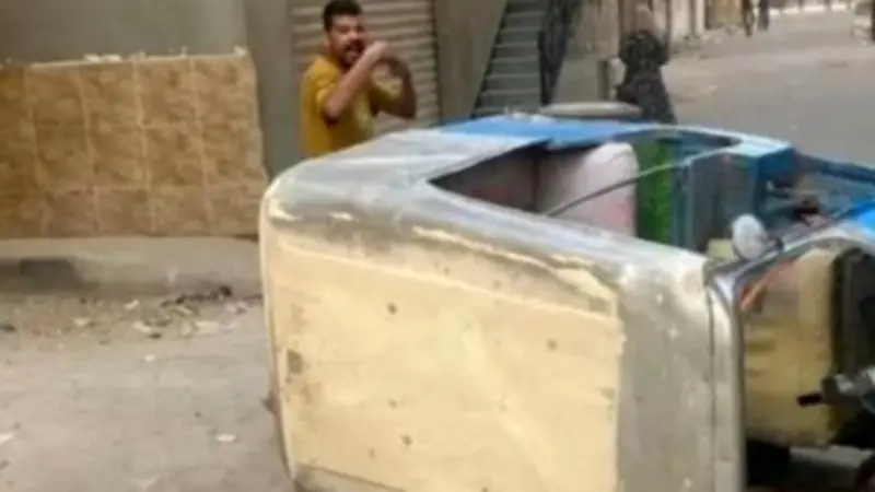 ضبط سائق توك توك تعمد قلبه براكب في الشرقية بسبب الأجرة