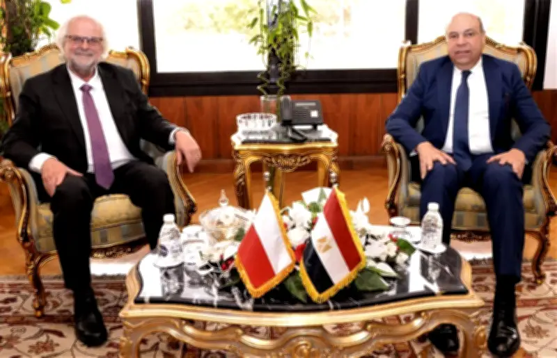 وزير الطيران: تقديم جميع أوجه الدعم لزيادة معدلات التشغيل الجوي القادمة من بولندا