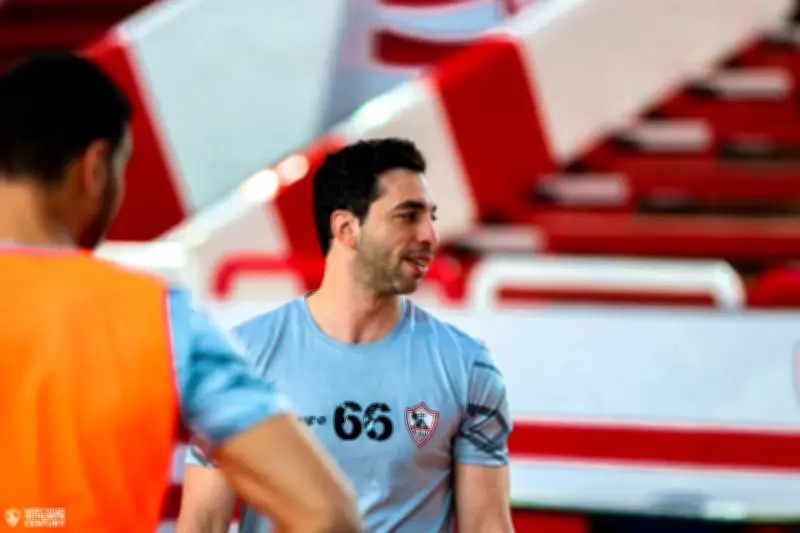 هنجيب الدوري: أحمد الأحمر يساند لاعبي الزمالك بعد خسارة الكونفدرالية